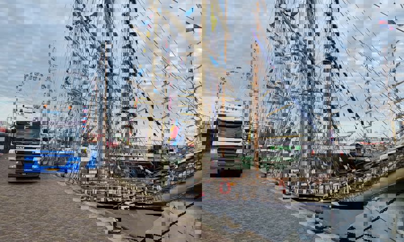 591F8983 7144 4A09 8866 67886409Fb42